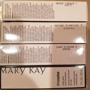 Matte liquid foundation